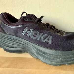 Hoka Black Bondi 8
